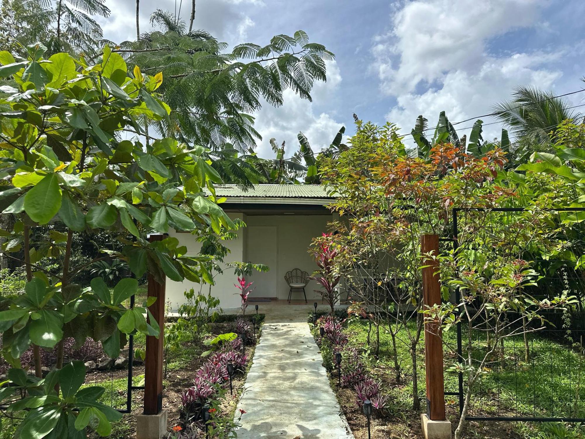 Almendros Eco-villas *